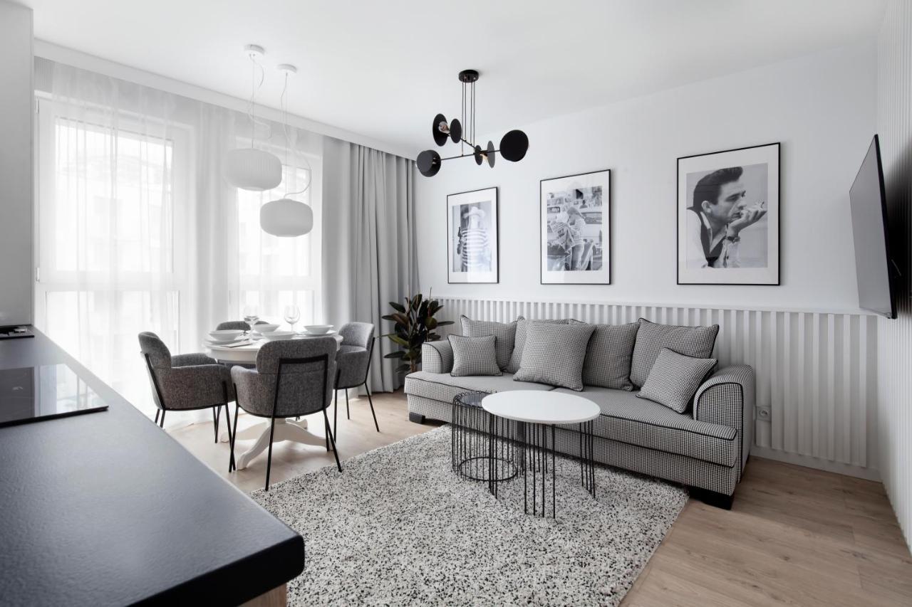 Aura 40 City Center By Downtown Apartments Danzica Esterno foto